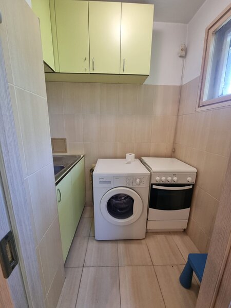 Titan, Piata Minis, parc Brancusi,